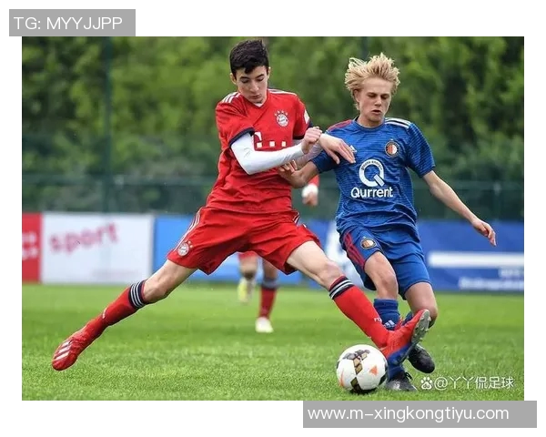 法尔克透露拜仁关注费耶诺德右后卫雷德或成博伊替代人选