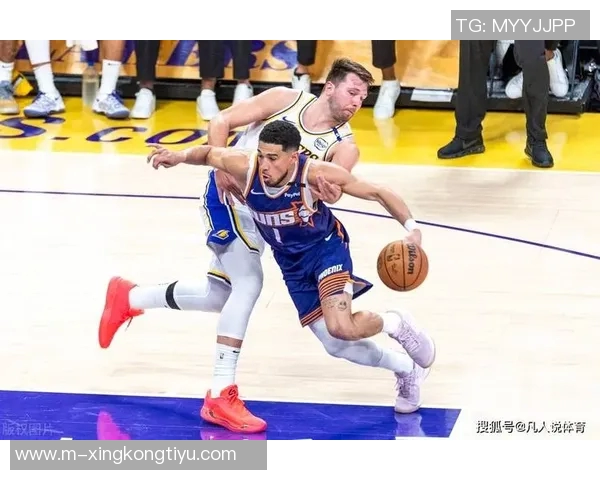 半场战报狄龙狂砍23分布克意外伤退太阳领先湖人14分东契奇27分老詹仅得4分