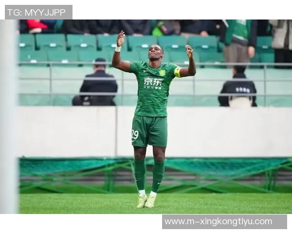 国安外援法比奥以30场28球荣膺2025赛季中超金靴称号